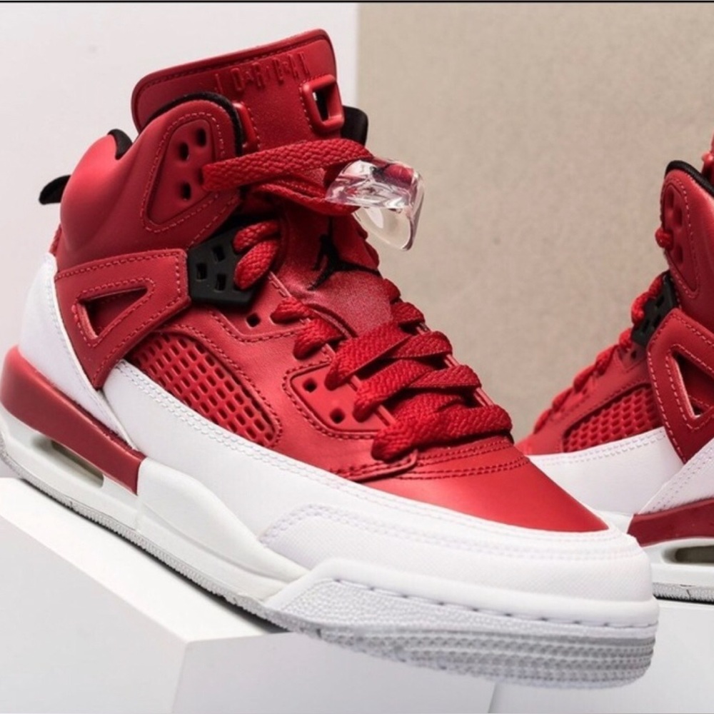 Jordan Spizike Bg EUC Sz 7Y
